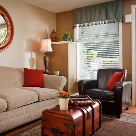 Abbeymoore Manor Bed & Breakfast Inn-2